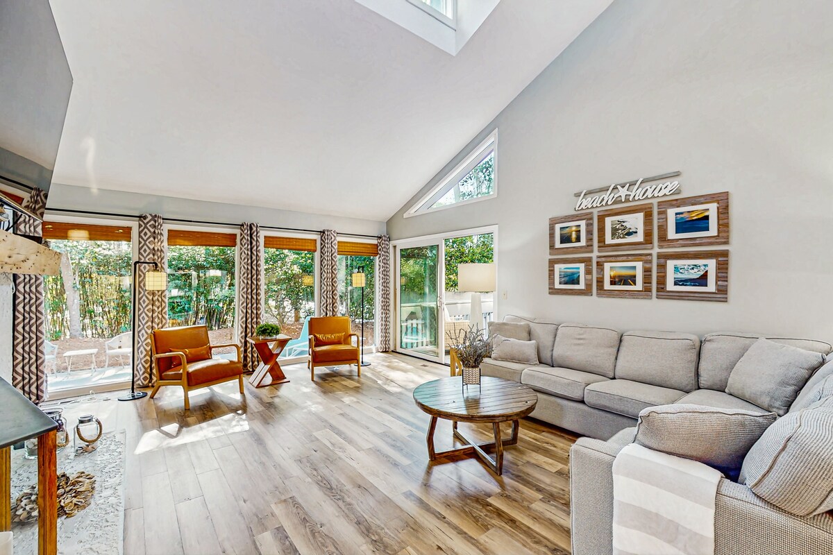 Fully Renovated Sea Pines Home w/ Private Pool Six Rows from the Water - Dogs OK