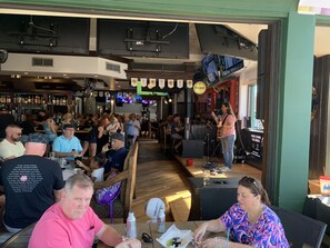 Bar (on property) - The Blue Tortuga 3 - 1 BR apartment (Lake Worth Beach)