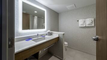 Hydromassagedusche, kostenlose Toilettenartikel, Haartrockner