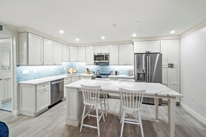 Fridge, microwave, oven, stovetop - Newly Renovated Garden View 2 bed, 2 bath at Sanibel Moorings #821 (Sanibel)