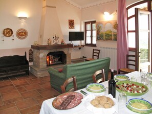 Dining - Wonderful private villa for 5 people with WIFI, TV, patio and pets allowed (Camaiore)