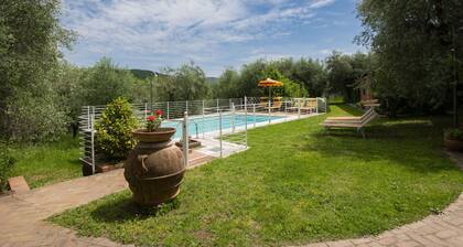 Maison de vacances privée avec bain à remous, climatisation, internet, piscine privée, TV, patio