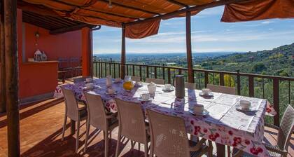 Alleinstehendes Ferienhaus mit Klimaanlage, privatem Pool, W-LAN, TV, Terrasse, Panoramablick