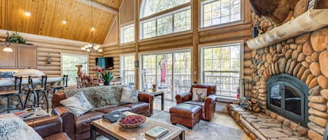 TV, fireplace, Hulu, DVD player