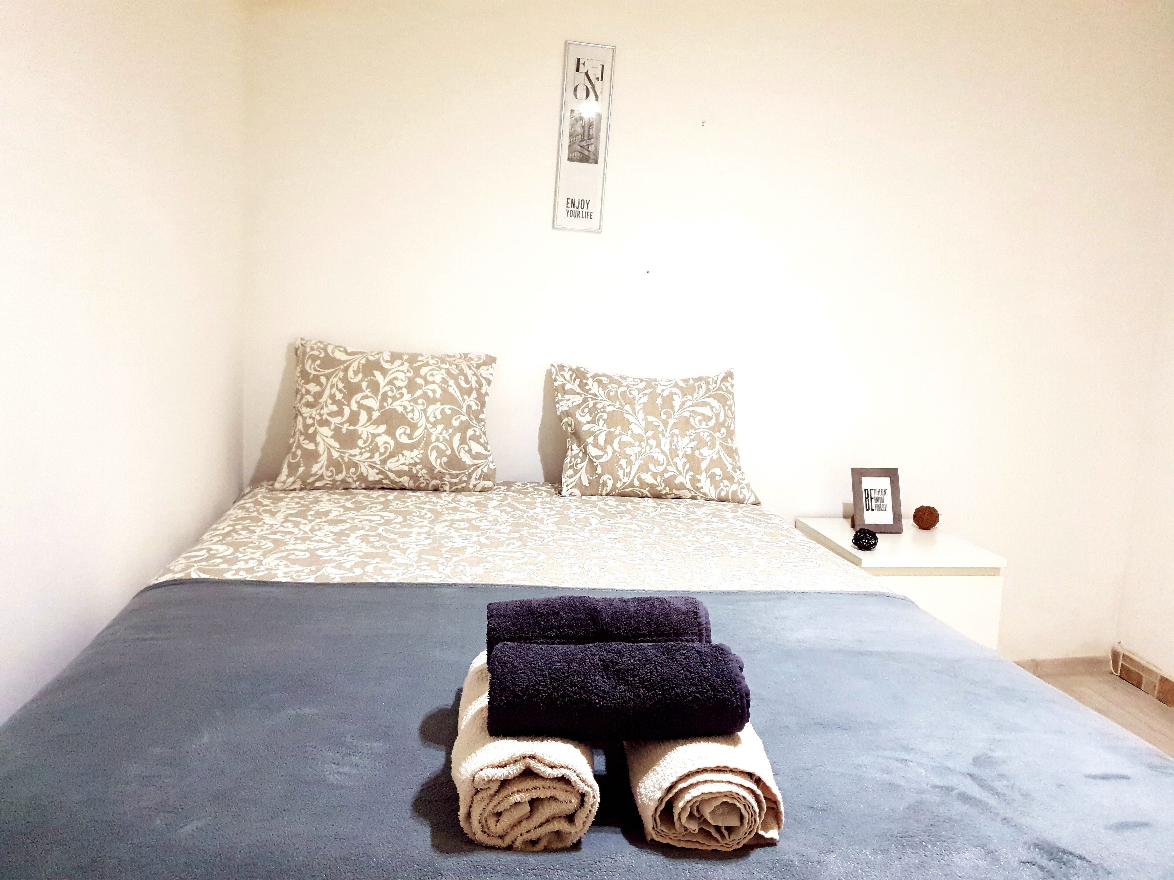 2 bedrooms, WiFi, bed sheets