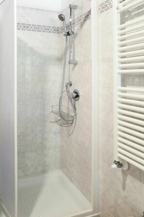 Bathroom - Stunning private villa for 2 people with WIFI, TV and terrace (Volterra)