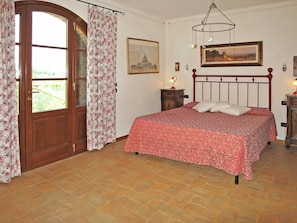 5 slaapkamers, reisbedje, gratis wifi, beddengoed