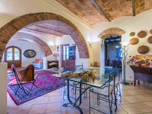 TV, peis og DVD-spiller