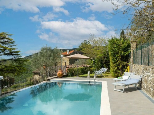Stunning private villa for 6 people with private pool, TV and terrace