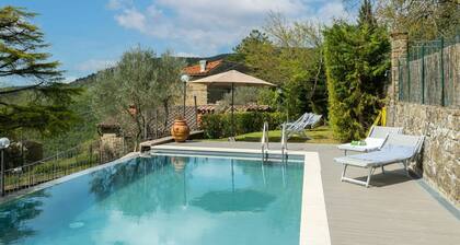 Stunning private villa for 6 people with private pool, TV and terrace