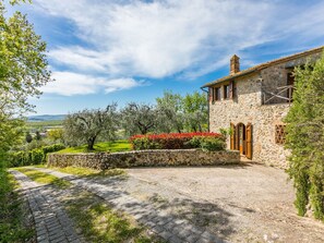 Property grounds - Wonderful private villa for 6 guests with WIFI, private pool, TV and terrace (Casole D'elsa)