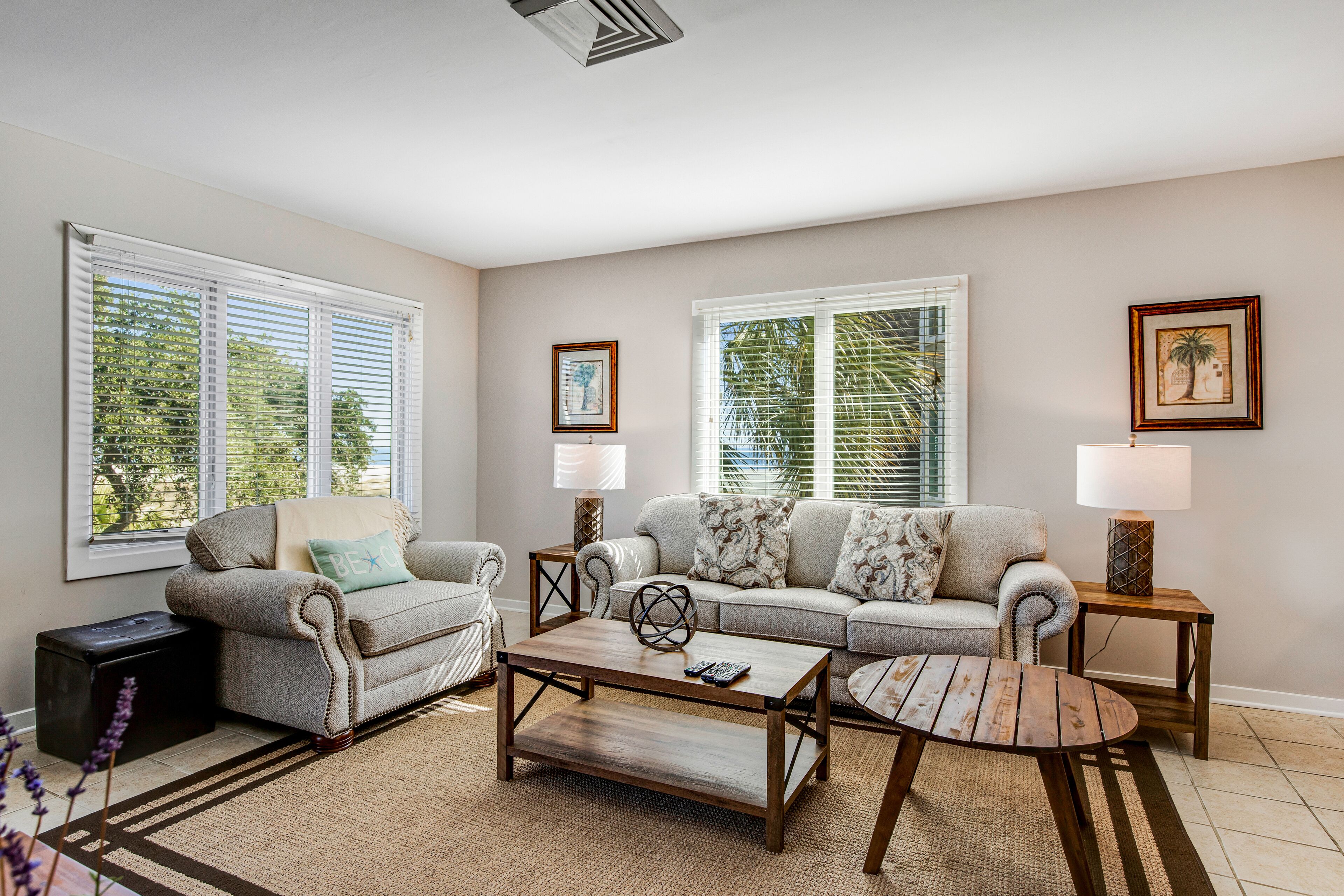 Memorable end unit w/shared pool with ocean views, shared grill, & more