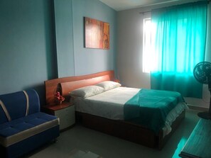 3 bedrooms, iron/ironing board, WiFi, bed sheets