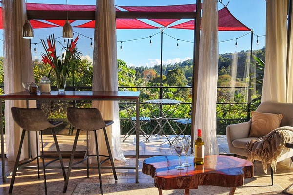 Honeymoon-FerienhĂŒtte, 1Â King-Bett, Talblick, Bergseite | Wohnbereich