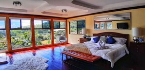 Honeymoon Studio, Hot Tub, Valley View