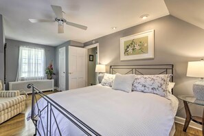 2 bedrooms, desk, iron/ironing board, Internet - Historic Essex Home w/ Large Yard Near Downtown! (Essex)