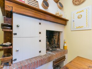 Interior - Beautiful private villa for 6 guests with A/C, WIFI, private pool, TV and patio (Santa Maria A Monte)