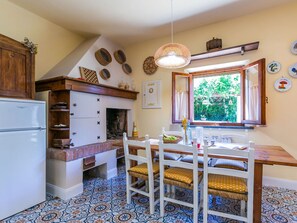 Dining - Beautiful private villa for 6 guests with A/C, WIFI, private pool, TV and patio (Santa Maria A Monte)