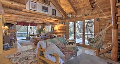Cabin: Private Hot Tub, Walk to Pats Peak Ski Area