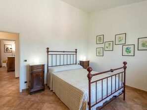 3 bedrooms, free WiFi, bed sheets - Wonderful private villa for 6 guests with WIFI, TV and terrace (Grosseto)
