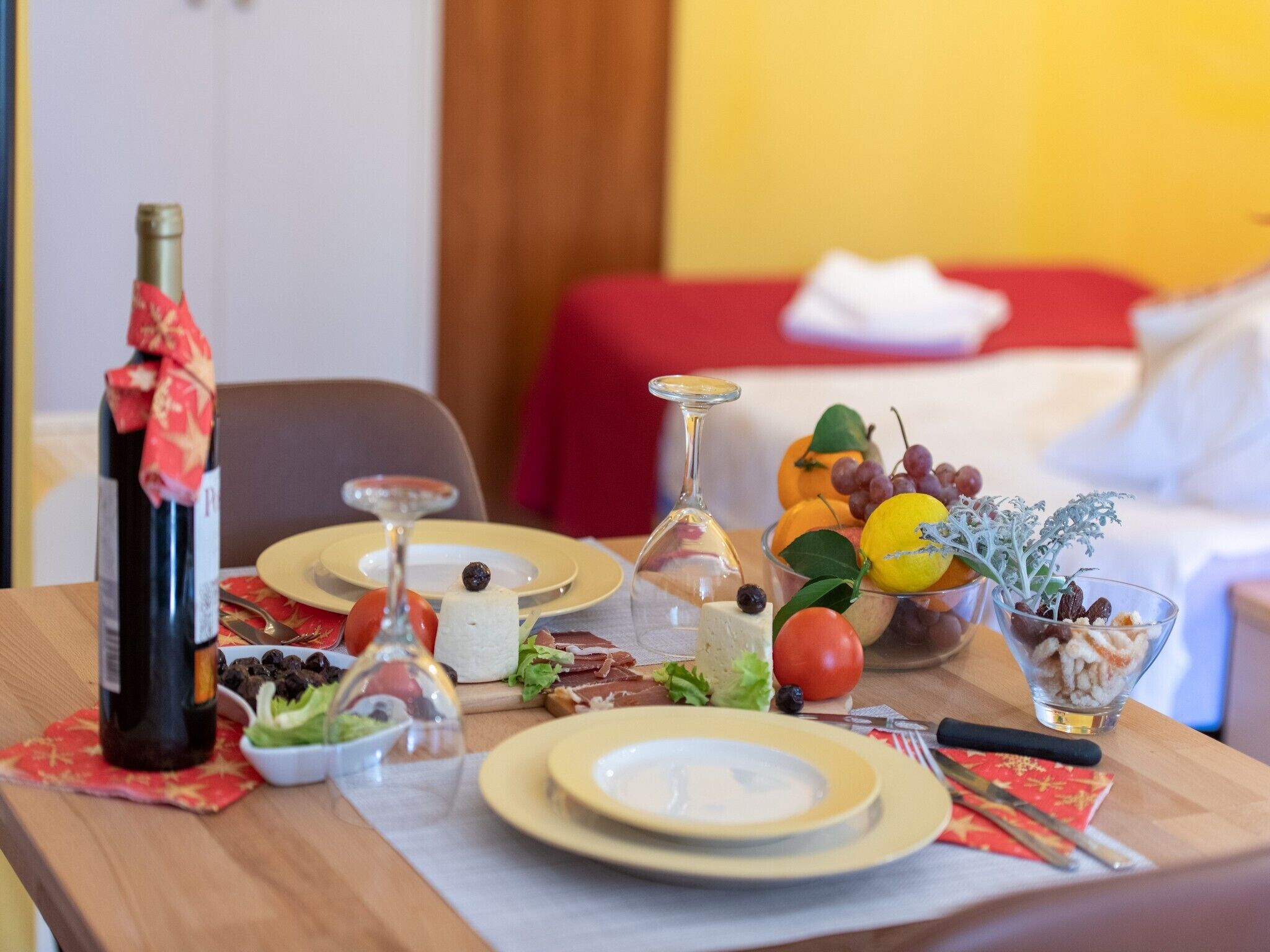 Iron/ironing board, internet, bed sheets, wheelchair access