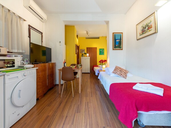 Iron/ironing board, internet, bed sheets, wheelchair access