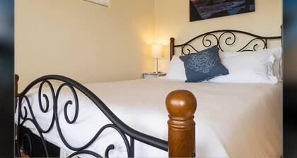 Captivating Sunlight Cottage