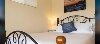 Captivating Sunlight Cottage