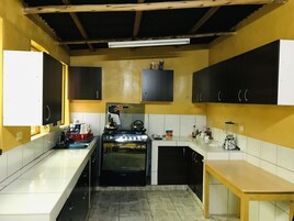 Refrigerador, microondas