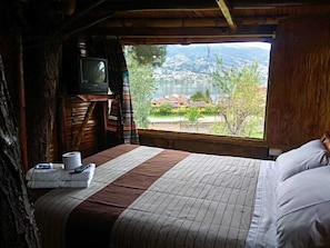 Standardzimmer, 1 King-Bett, Seeblick | Daunenbettdecken, kostenloses WLAN