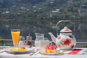Se sirven desayunos, almuerzos y cenas