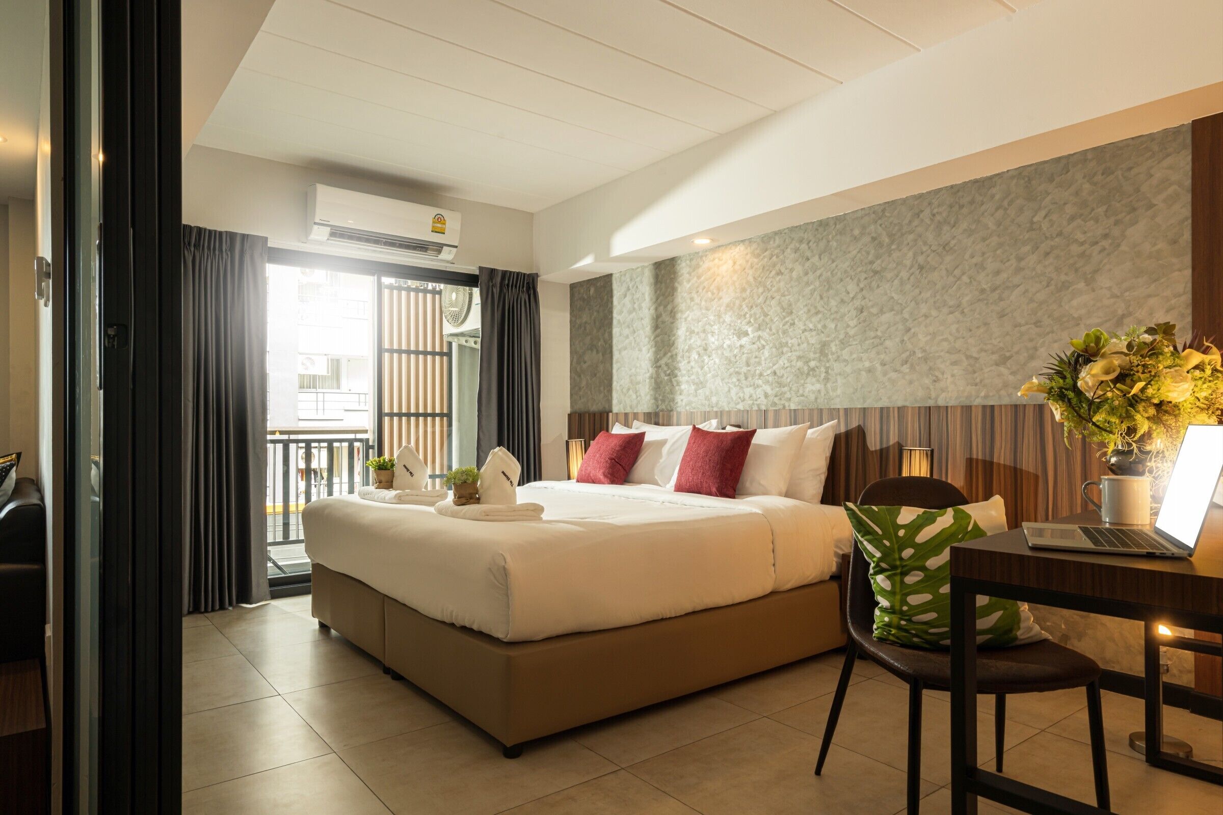Photo - The Home Hotel