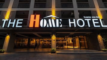 Front of property – evening/night