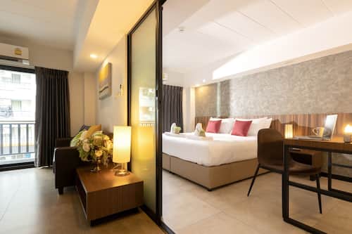 Suite Double | Una cassaforte in camera, una scrivania, postazione laptop