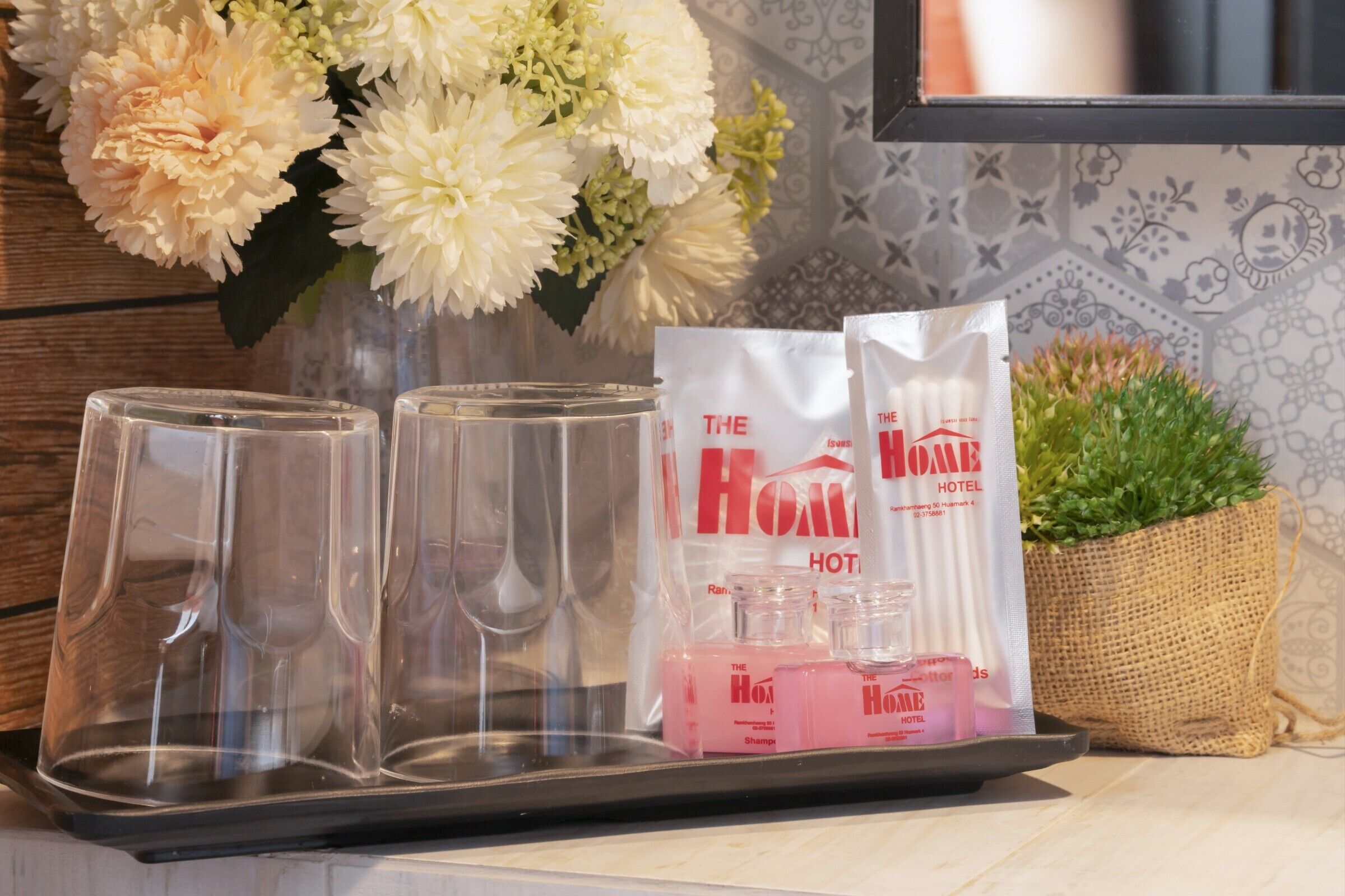 shower, free toiletries, towels