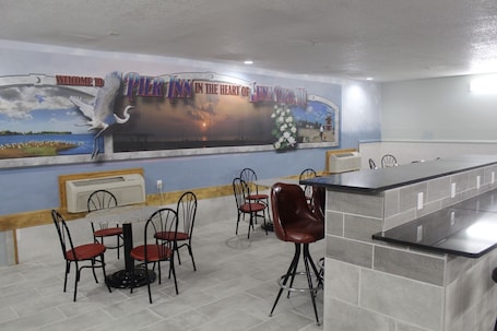 Breakfast area. Pier Inn