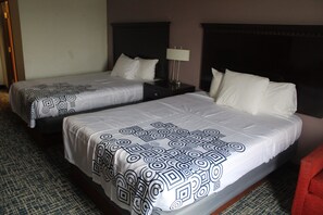 Individually decorated, individually furnished, iron/ironing board - Pier Inn (Luna Pier)