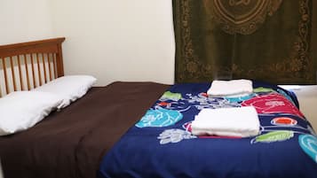 1 habitación, tabla de planchar con plancha, wifi y ropa de cama