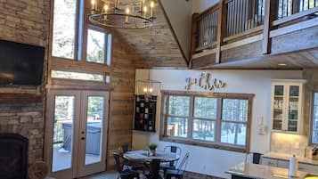 Televisor intel·ligent i llar de foc