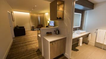 Family Quadruple Room | Living area | LED TV