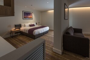 Double or Twin Room - Mobility Access Room | In-room safe, desk, blackout drapes, soundproofing - Porter's Plainland Hotel (Plainland)