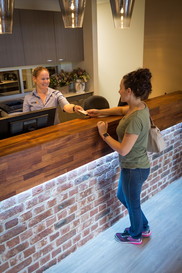 Reception - Porter's Plainland Hotel (Plainland)