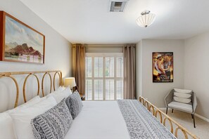 2 bedrooms, iron/ironing board, Internet, bed sheets - Bright Tucson home near golf & hiking with pool & spa - 30-night stay min. (Tucson)