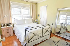 1 slaapkamer, een strijkplank/strijkijzer, wifi, beddengoed