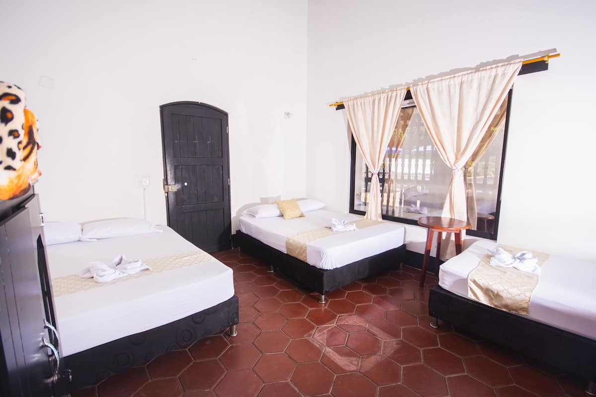 Superior Cabin, Multiple Beds | 1 bedroom, individually furnished, bed sheets