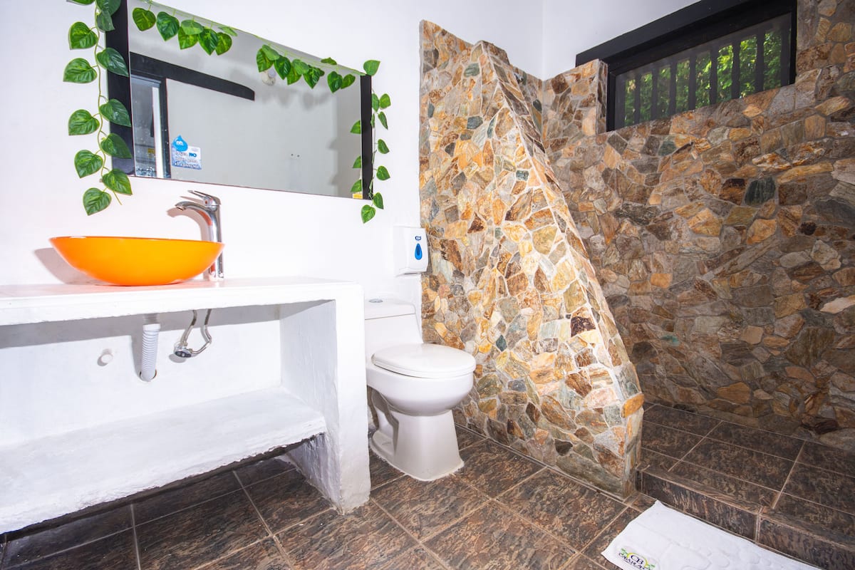 Superior Triple Room | Bathroom | Shower, towels