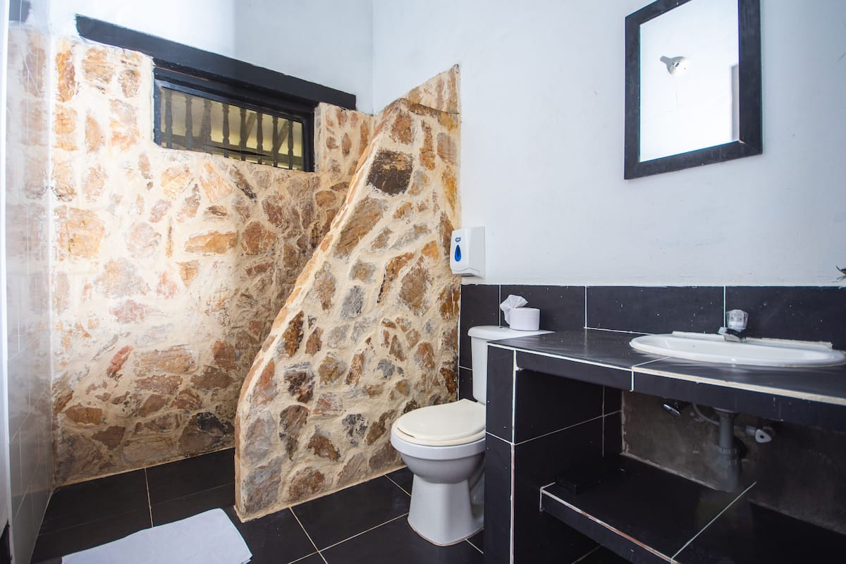 Family Room | Bathroom | Shower, towels