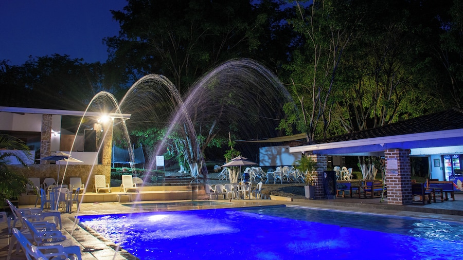 Hotel Familia Casa Blanca