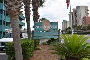 Condo, 2 Bedrooms | Exterior