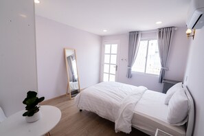 Minibar, rideaux occultants, Wi-Fi gratuit, draps fournis